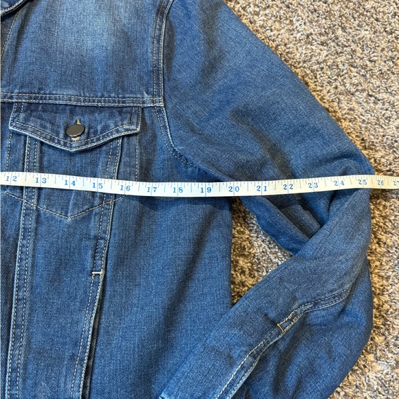 Cropped Frayed Denim Jacket - Picture 4 of 4